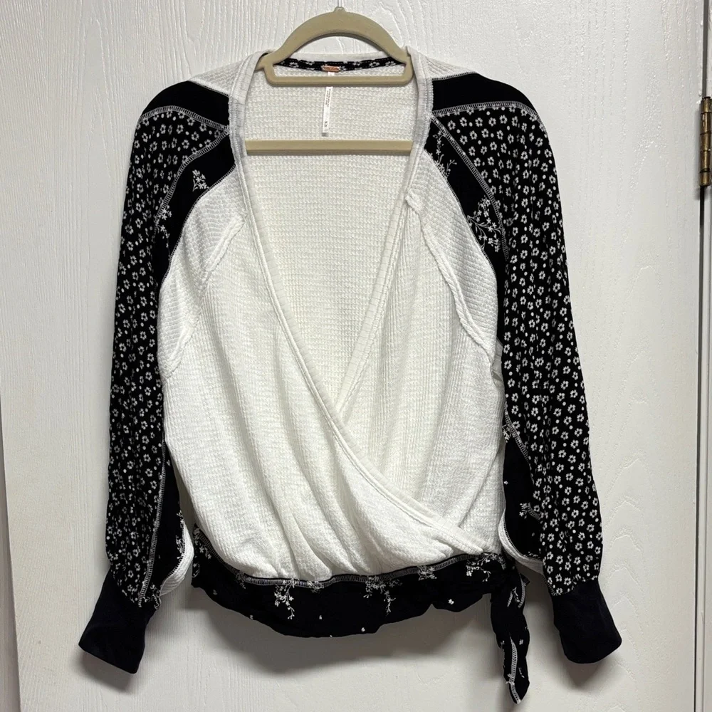 Free‎ People Black and White Knit Top